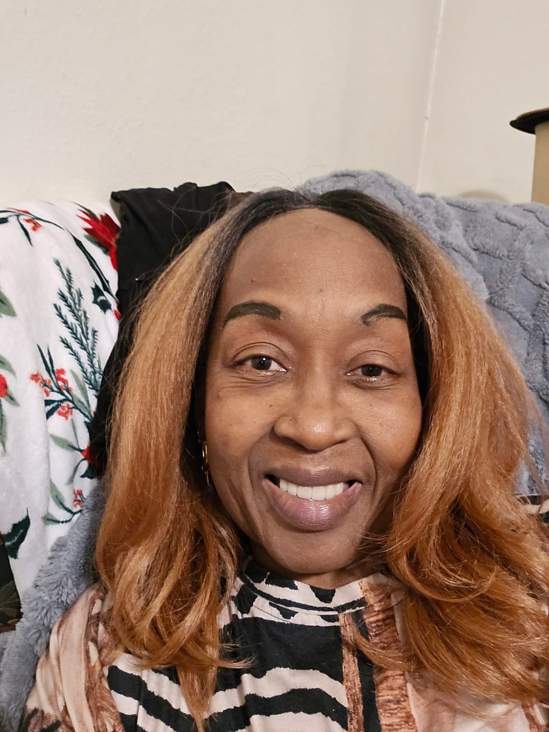 Customer photo review of Outre Neesha Soft & Natural Lace Front Wig - NEESHA 201