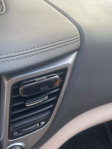 Customer photo review of Smul™ Black Metal Car Diffuser Starter-Kit