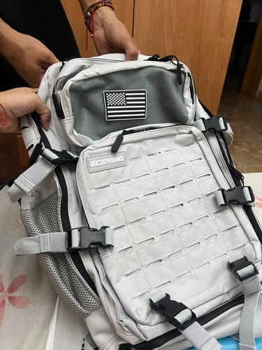 Customer photo review of Mochila Táctica V2 45L All In Silver