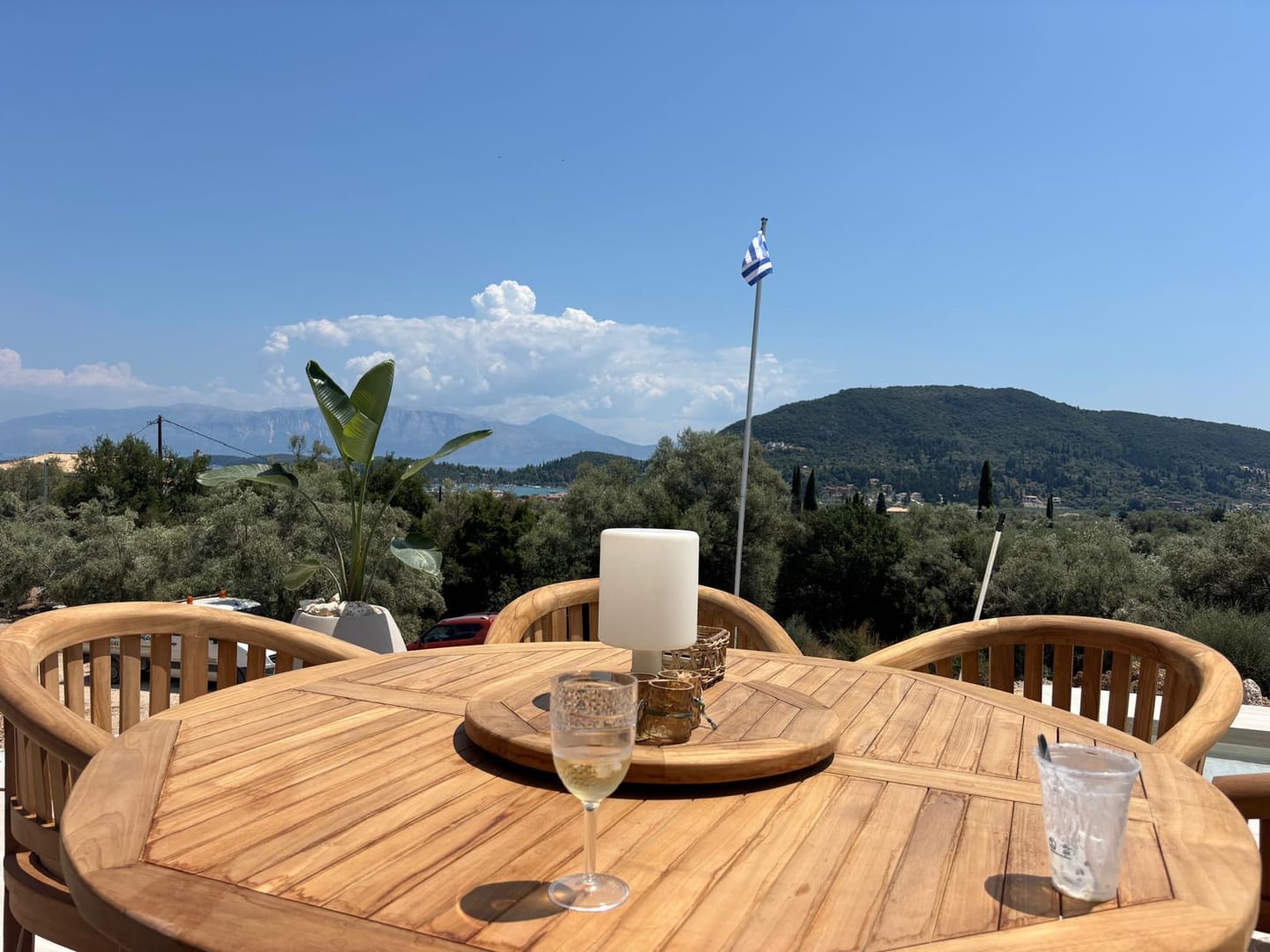 Customer photo review of Teak Gartenmöbel Set 150cm Maximus Runder Tisch (6 San Francisco Stühle) Inklusive Kissen.