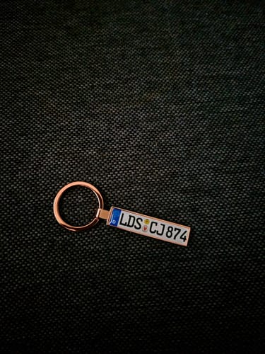 Customer photo review of Kennzeichen Schlüsselanhänger Mini Nummernschild Metall