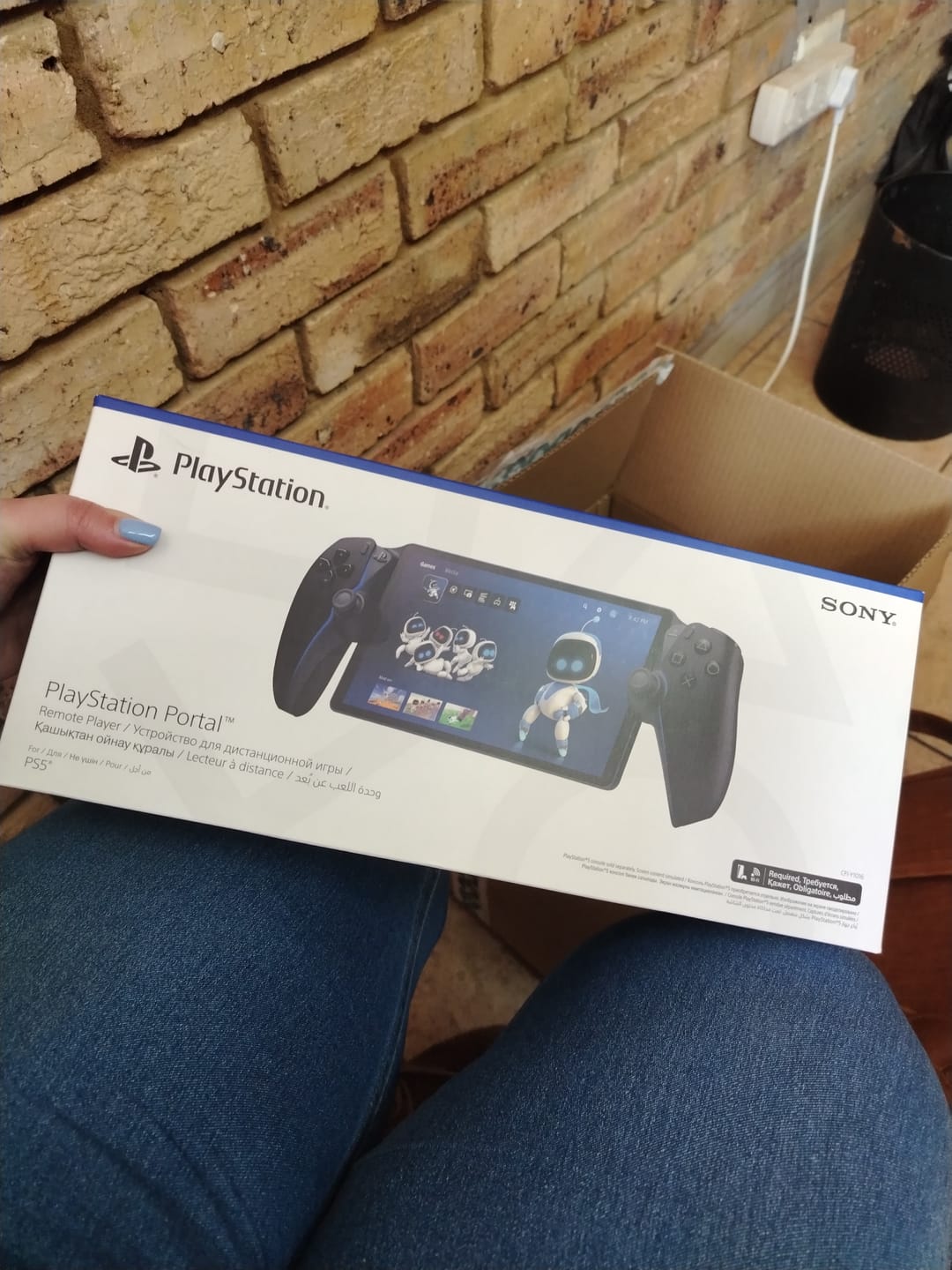 Customer photo review of PlayStation Portal Remote Player - Midnight Black