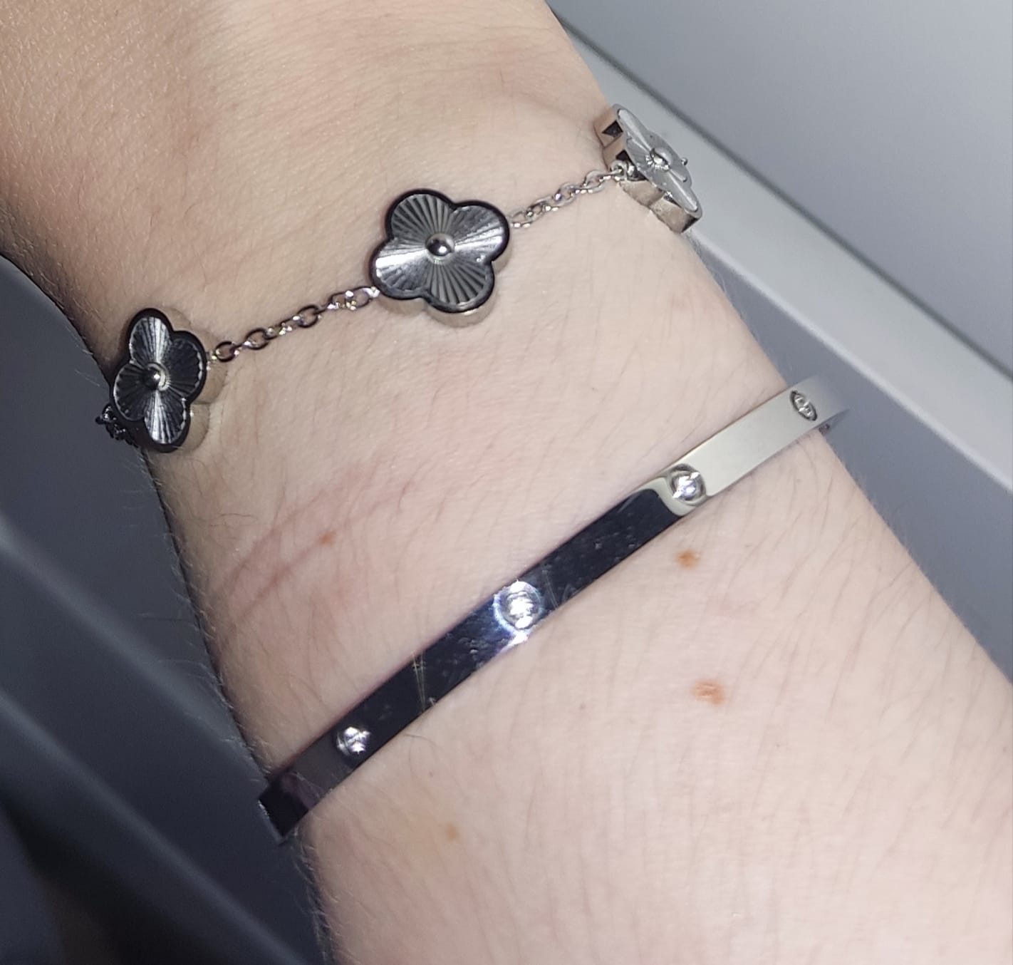 Customer photo review of Golden Lucky Leaf Abbaddon Armband 14K Vergoldet