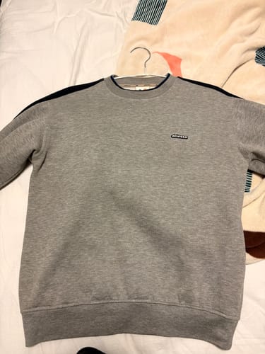 Customer photo review of Vintage Ellesse Grey/Navy Sweatshirt (M)