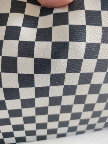 Customer photo review of SINTETICO NEW XADREZ 0.8 FUNDO MALHA COR MARINHO / BRANCO