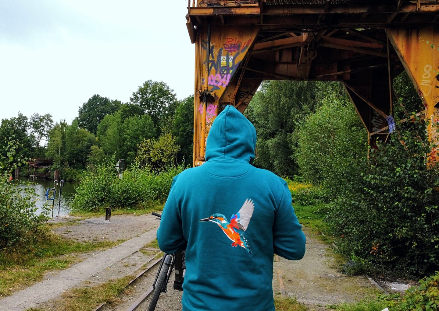 Customer photo review of Eisvogel Bio Männer Hoodie Backprint