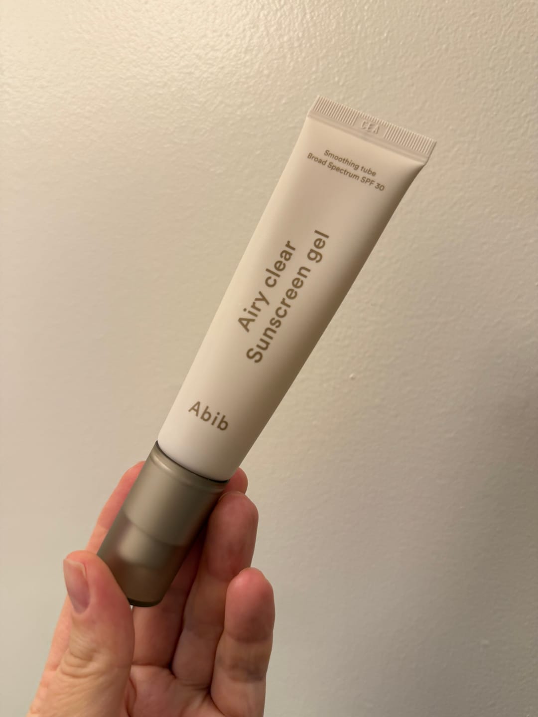 Customer photo review of Airy clear sunscreen gel Smoothing tube