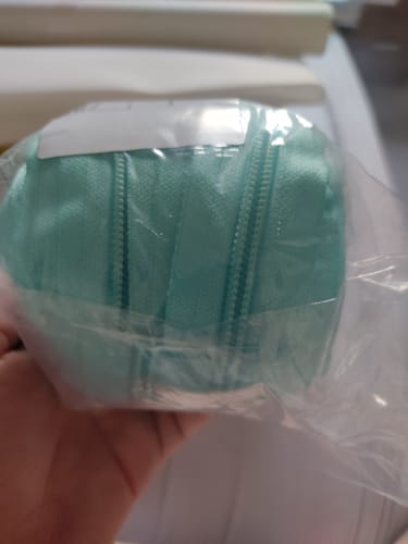 Customer photo review of ZIPER Nº6 POLIESTER COR AZUL TIFFANY 10 METROS