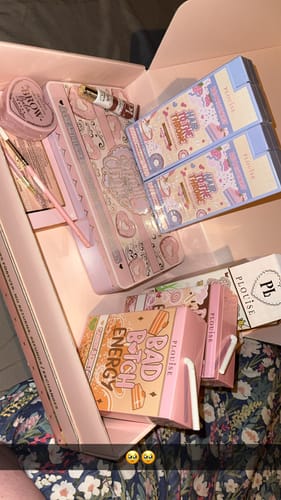 Customer photo review of P.Louise Maxi Mystery Bundle