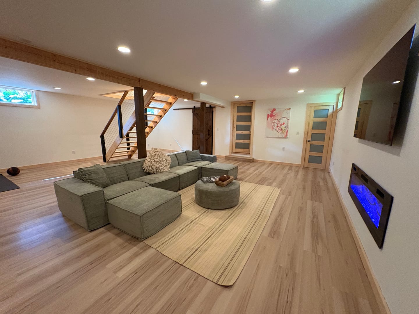 Customer photo review of C8 Round Pouf Ottoman