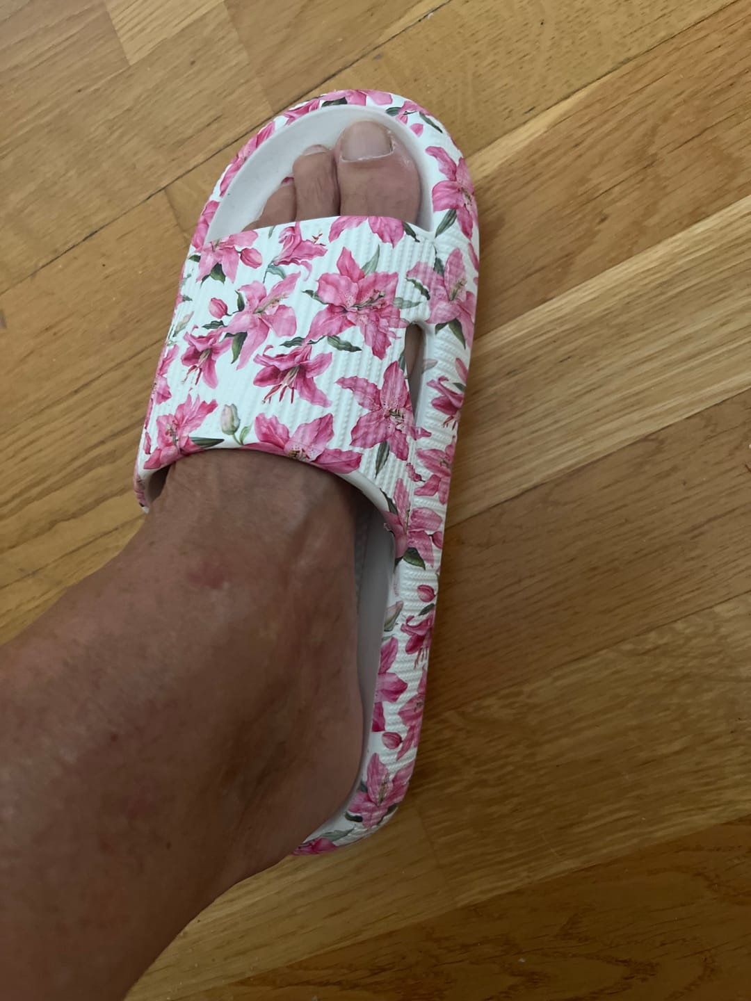 Customer photo review of HappyFlops Limited Editions