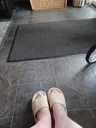 Customer photo review of HappyFlops