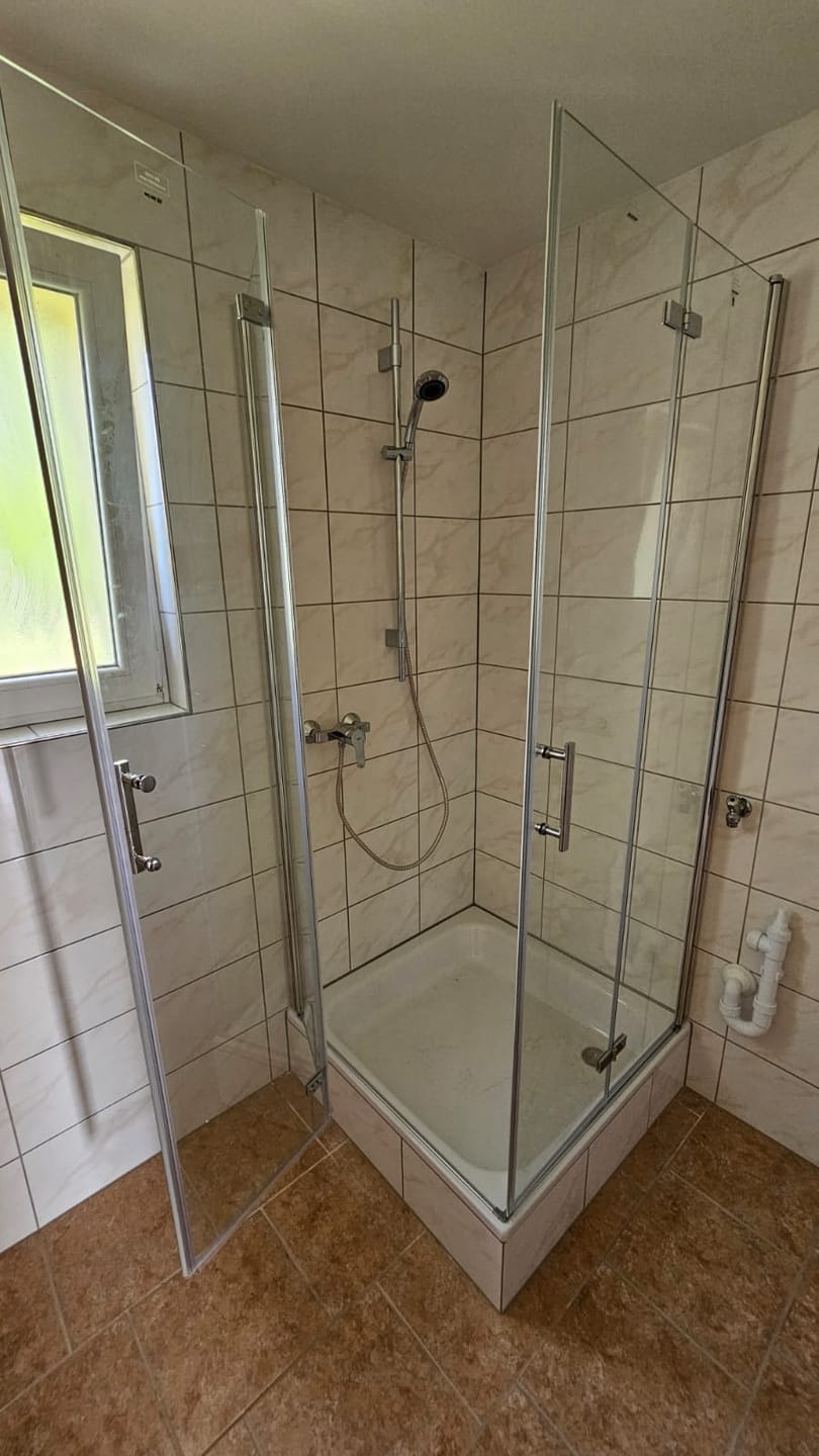 Customer photo review of SONNI Duschkabine Eckeinstieg 180° Falttür ESG Glastür 80-120cm Höhe 195cm Quadratisch