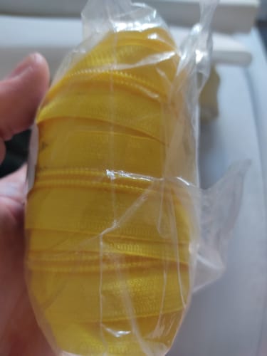 Customer photo review of ZIPER Nº6 POLIESTER COR AMARELO CANARIO 10 METROS