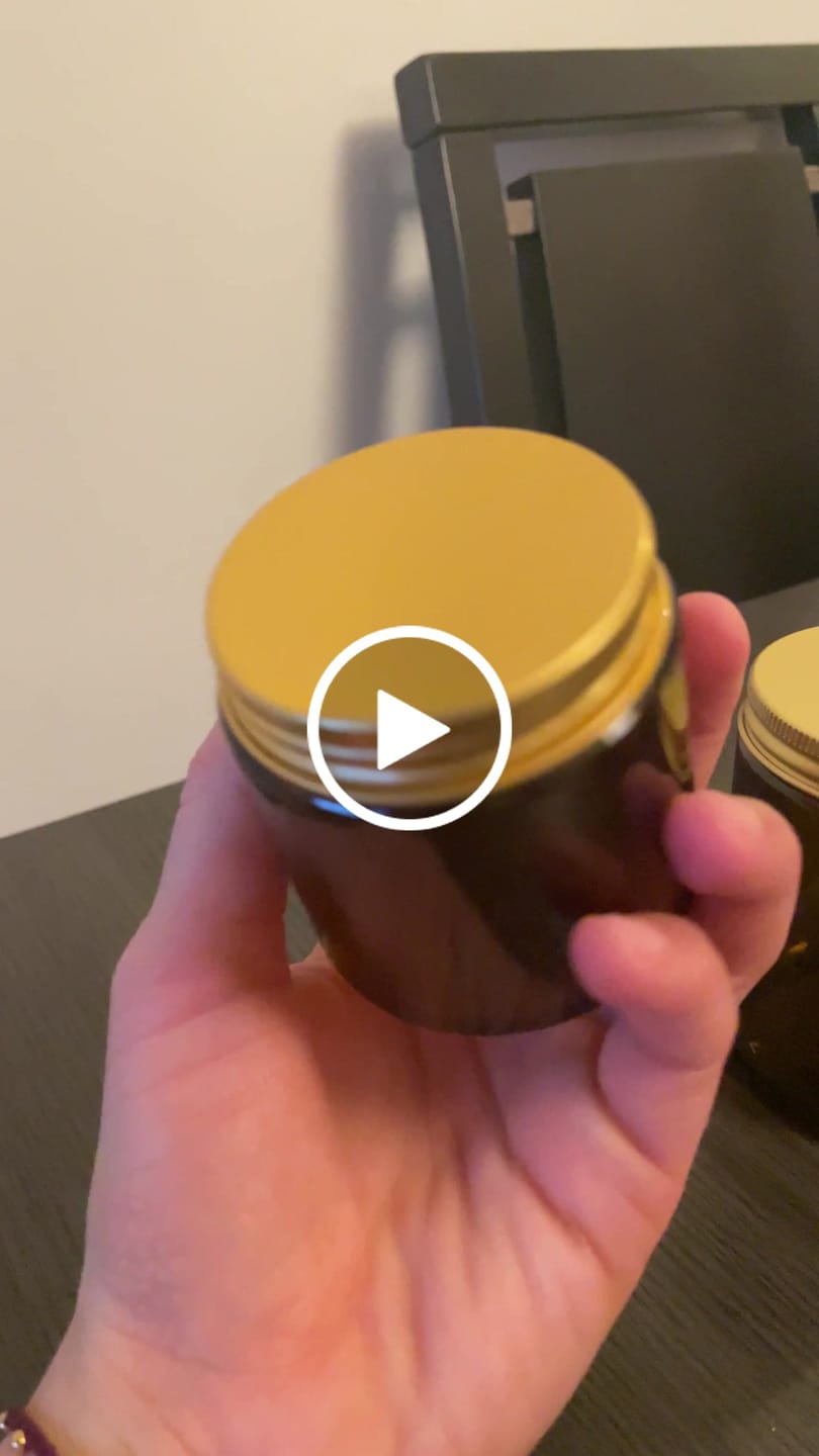 Customer video review of Tarro ámbar con tapa de 100 ml (Tapa negra o dorada)