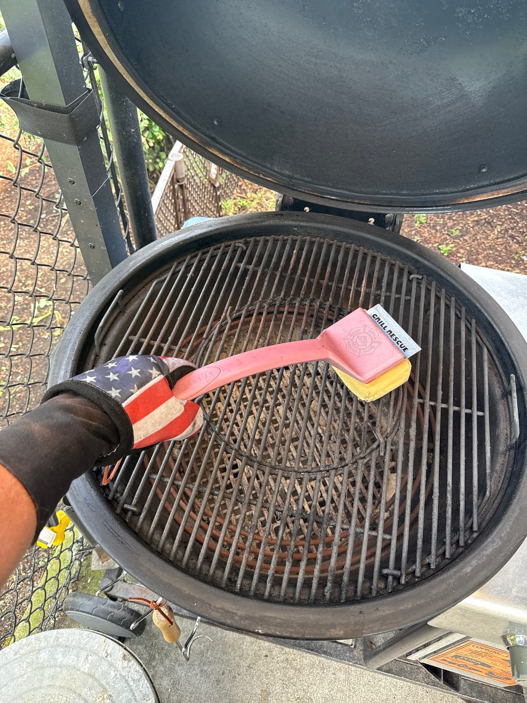 Customer photo review of Rescue Grilling Gloves USA Edition