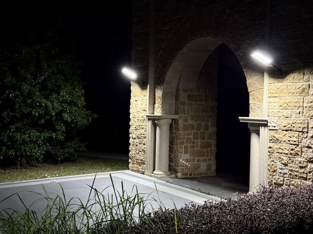 Customer photo review of 60W 90W Solar Outdoor Dusk to Dawn lights with remote control