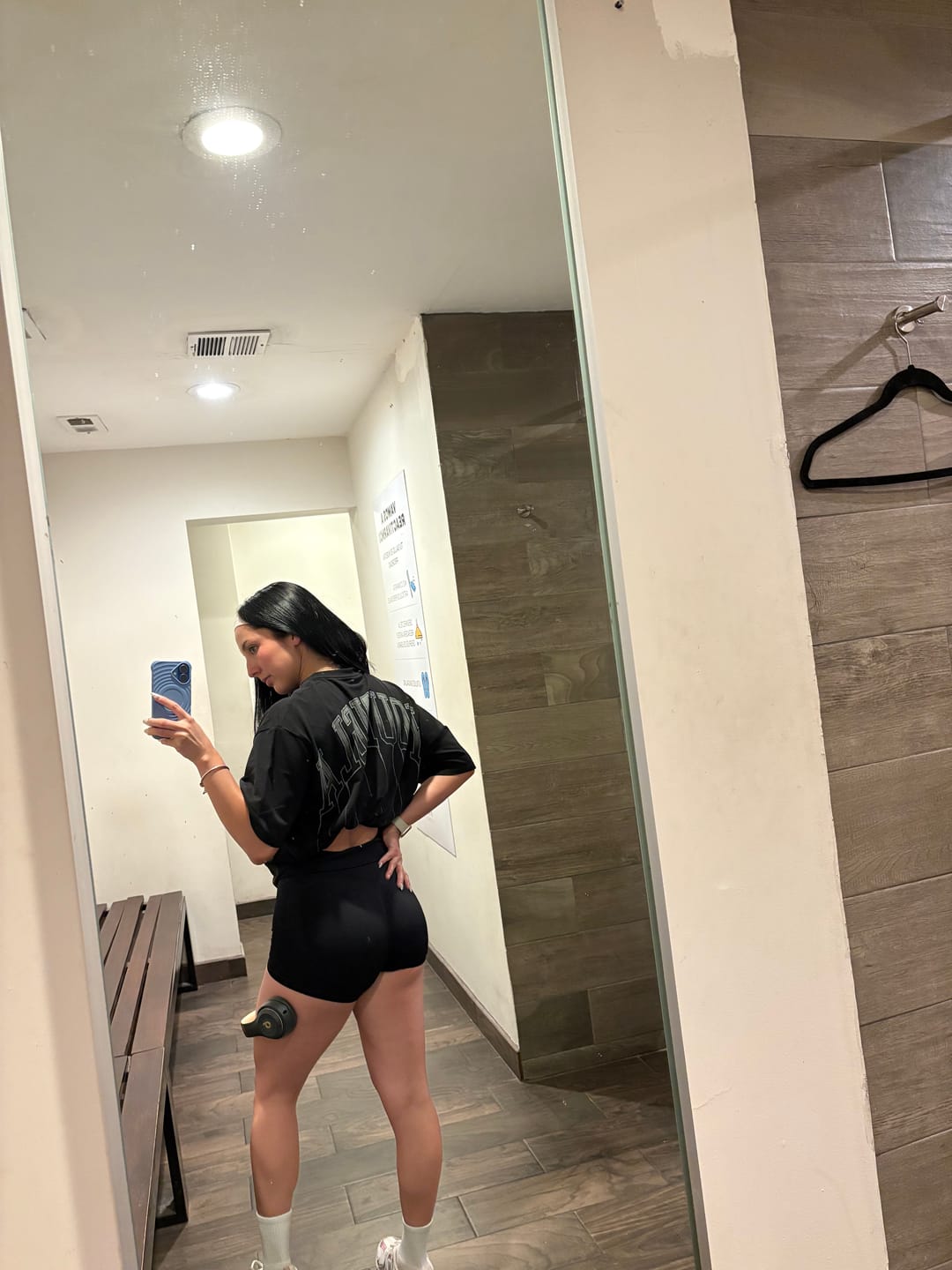 Customer photo review of W428 - Drip Oversized Tee