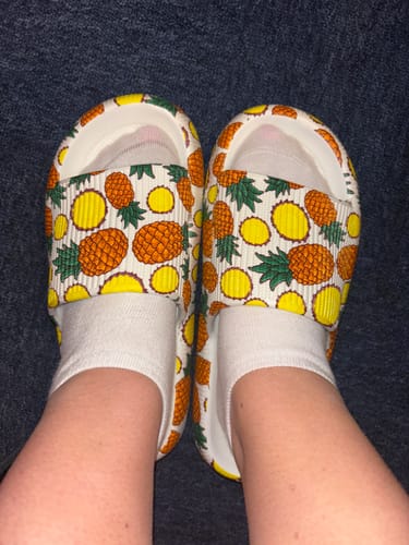 Customer photo review of HappyFlops Limited Editions