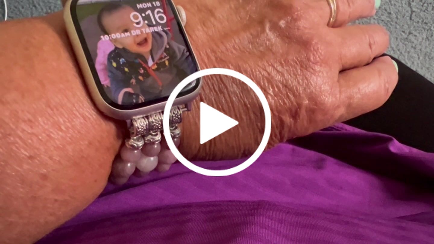 Customer video review of Dusky Rose Stretch Apple Watch Strap