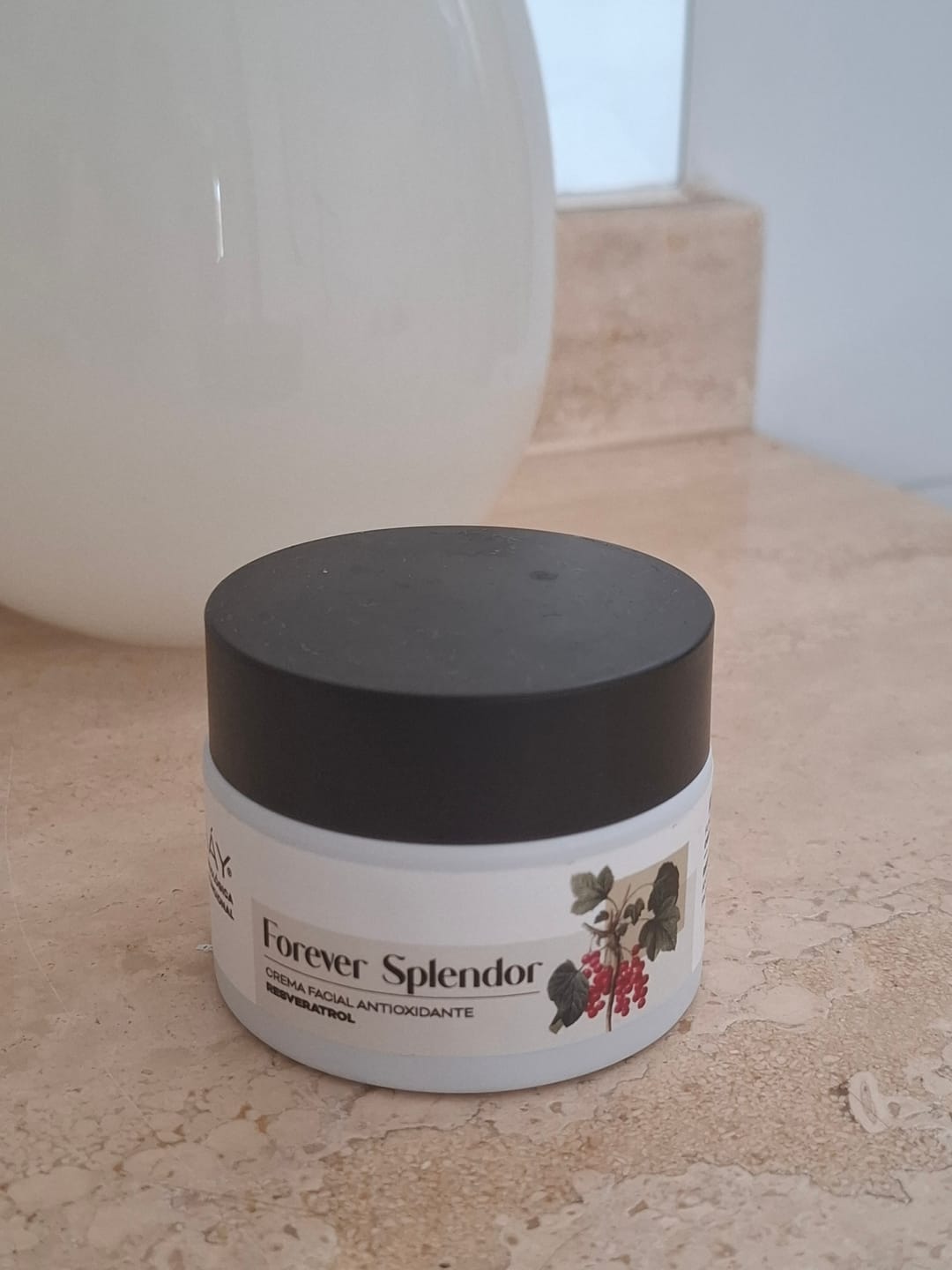 Customer photo review of Crema Facial Resveratrol