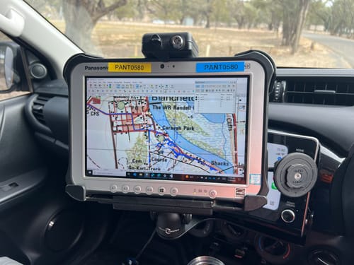 Customer photo review of Industrial Evolution InDash Mount for Toyota Hilux (2021+)