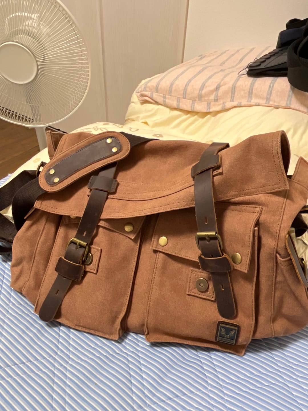 Customer photo review of 多色展開　キャンバス&本革異素材コンビメッセンジャーバッグ