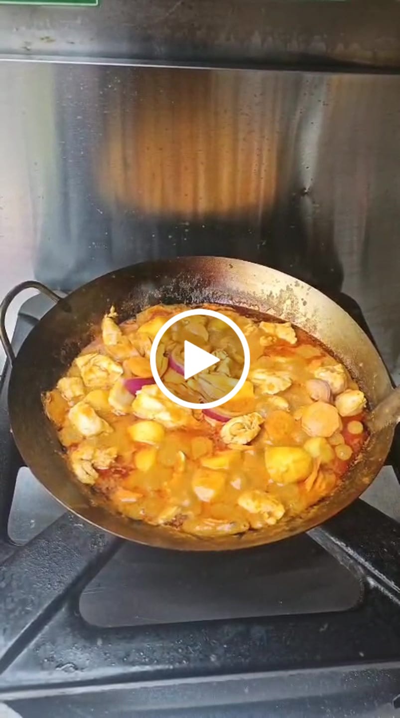 Customer video review of Massaman Curry Sparbox (für 3-4 Portionen)