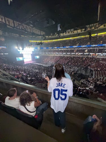 Customer photo review of Enhypen LA Baseball Jersey