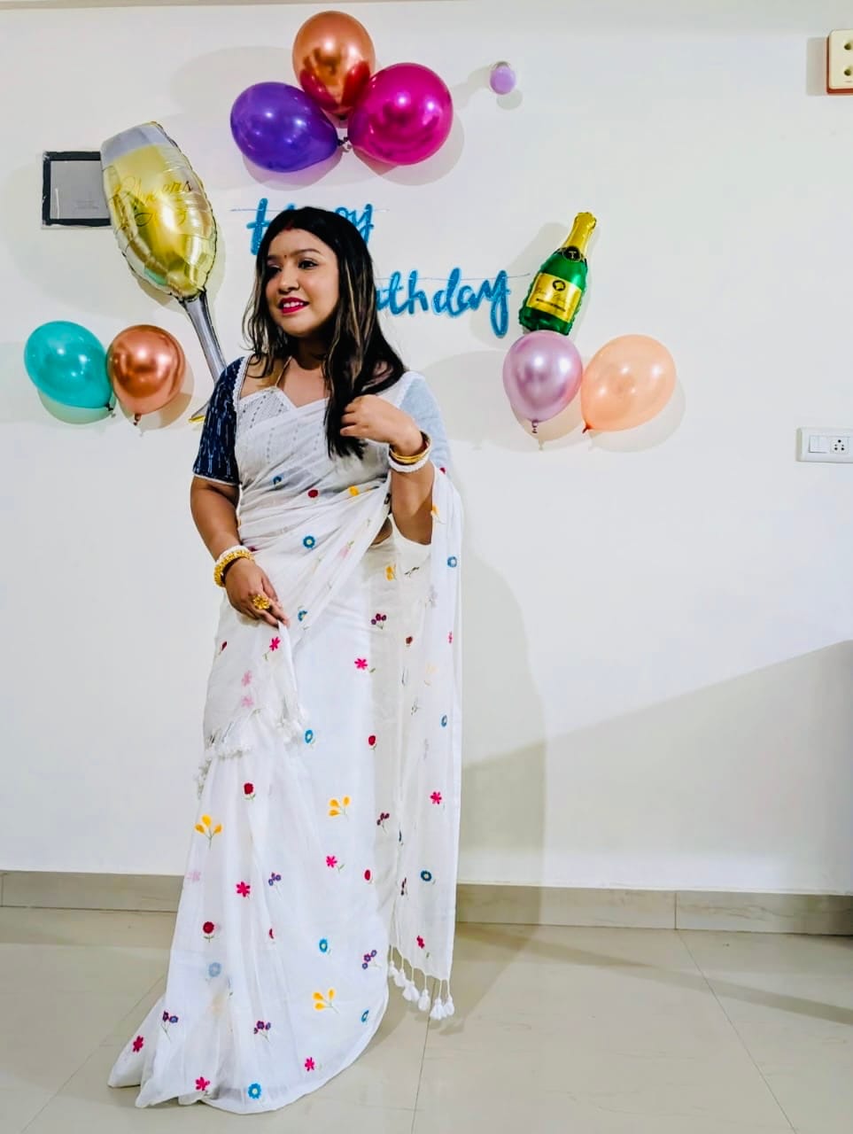 Customer photo review of White Embroidered Mulmul Cotton Saree
