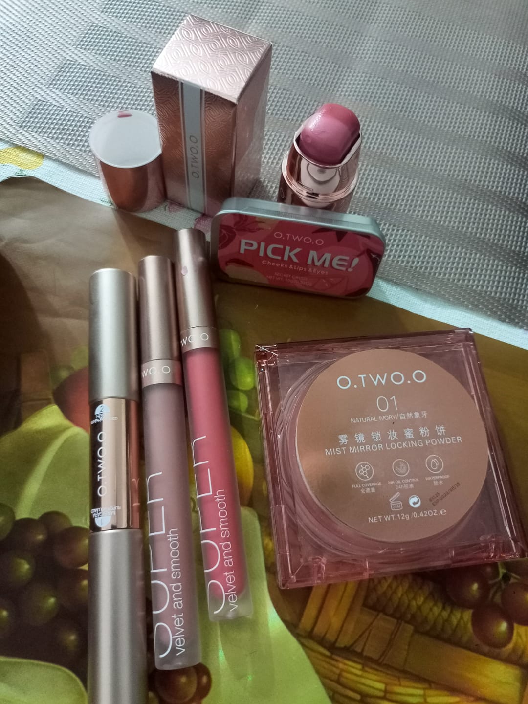 Customer photo review of O.TWO.O HONEY WHISPER VELVET MATTE LIP GLAZE