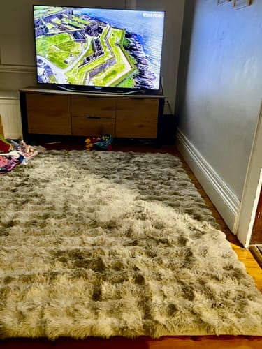 Customer photo review of The Mellow Mat® Snow Mink Faux Fur (Soft Touch Sensory Tatami Rug)