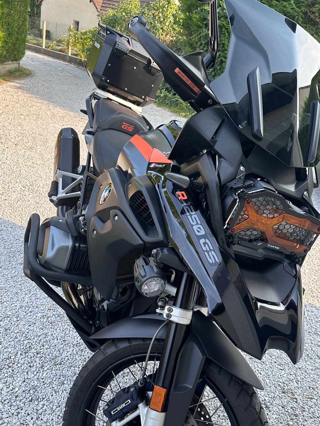 Customer photo review of Headlight Guard Kit BMW R1200/1250 GS / ADVENTURE LC (Liquid Cooled) - [Patent Pending]