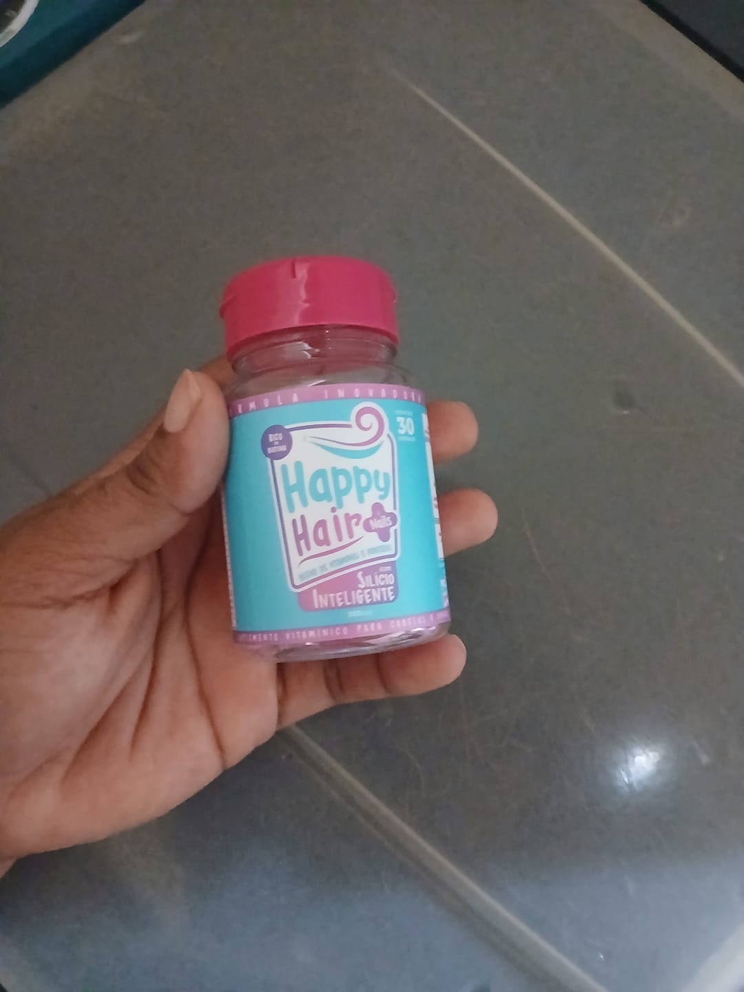 Customer photo review of Happy Hair 6 Potes + 6 Potes Grátis + 2 Colágenos + 1 Happy Calm (Total 15 Potes)