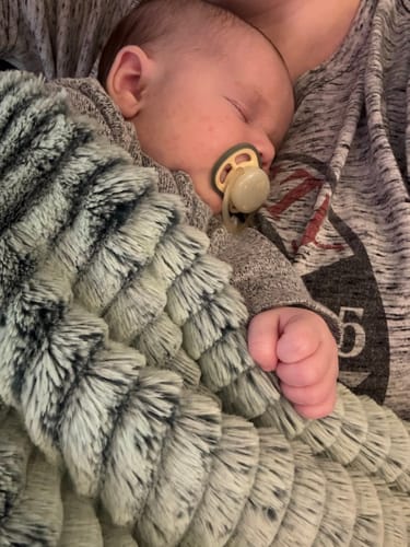 Customer photo review of Luxe Blankets - Frosted Ocean