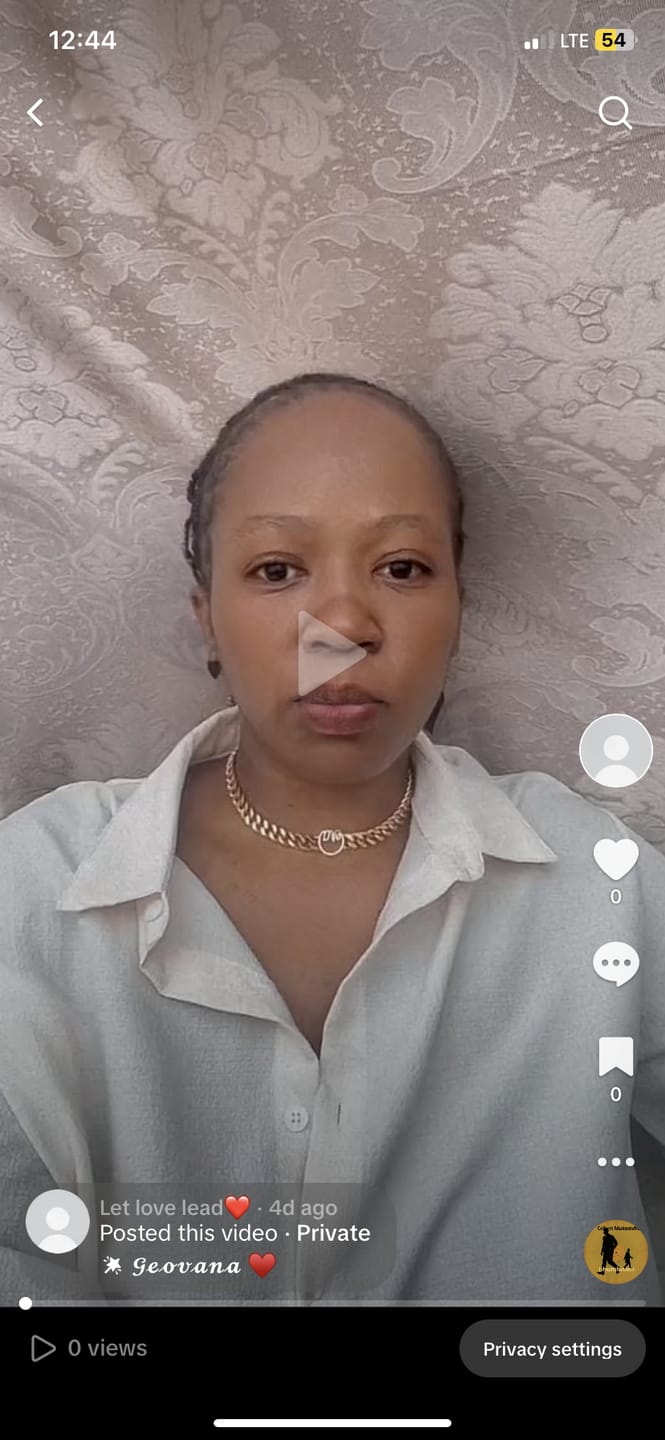 Customer photo review of Gold Era Choker & Necklace Combo