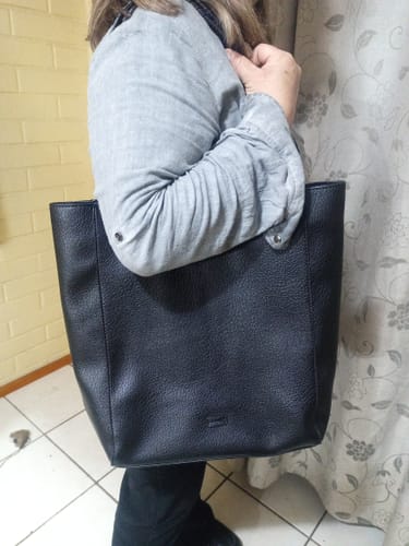 Reseña con foto de un cliente sobre Cartera Tote Clásica Costuras Boho