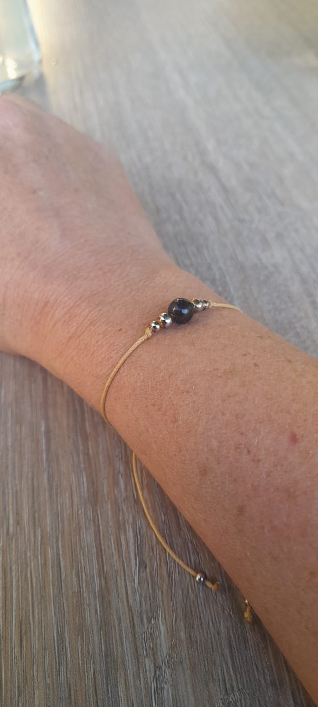 Customer photo review of Obsidian Armband - Naturband