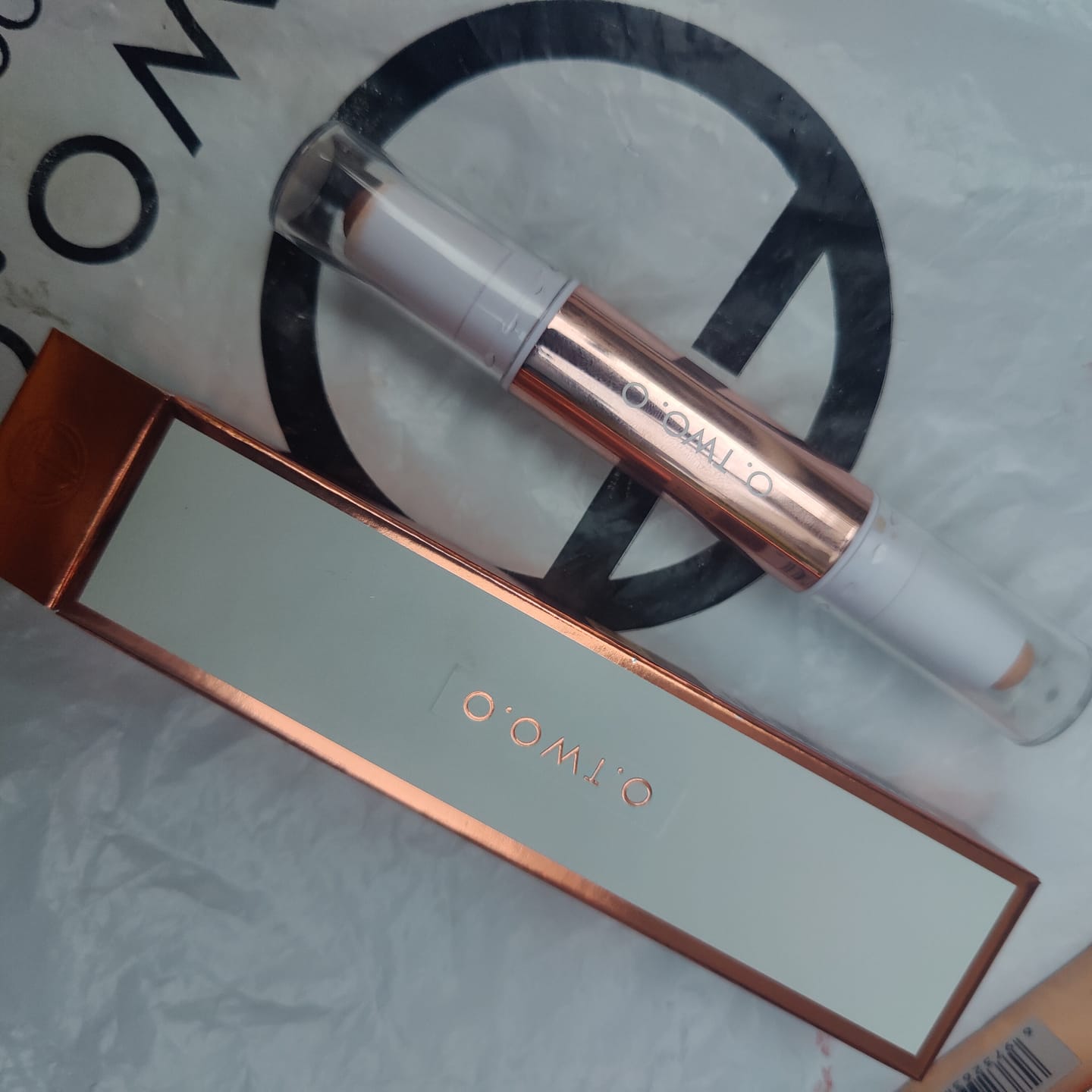 Customer photo review of O.TWO.O GLOW LIFT LIGHT SHADOW CONTOUR STICK