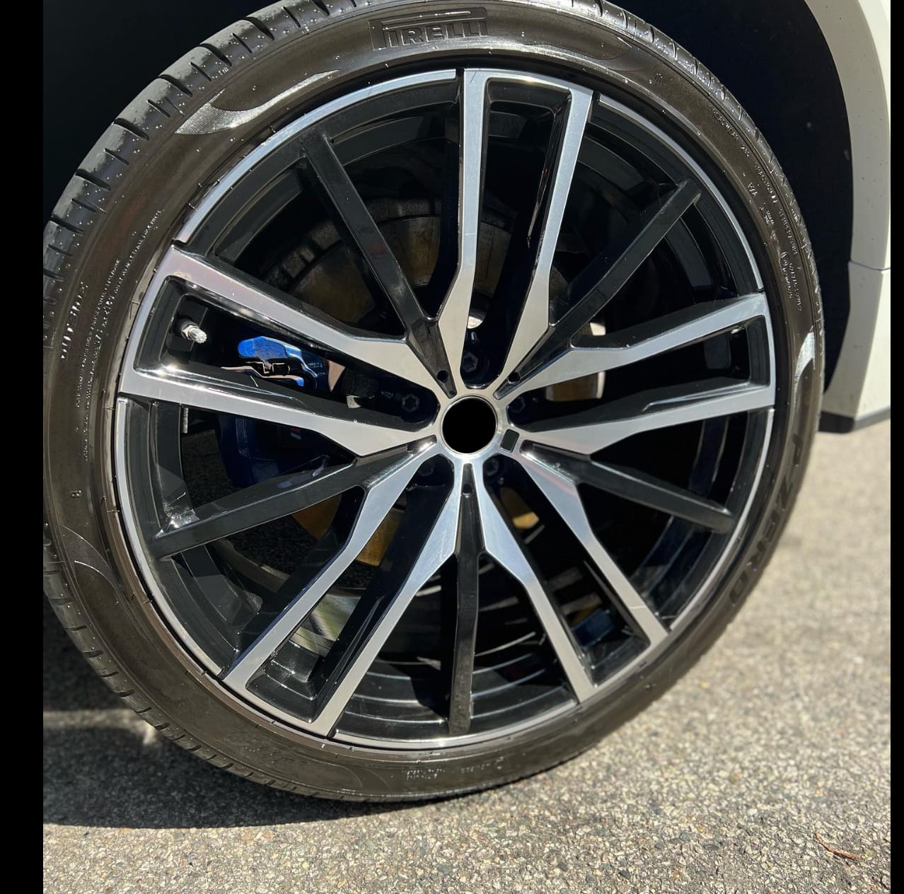 Customer photo review of 22” Rims - Made to Fit BMW X6 sDrive40i xDrive40i | OE Style | 2020 2021 2022 2023 2024 2025 22x10/11 Wheels Brand New