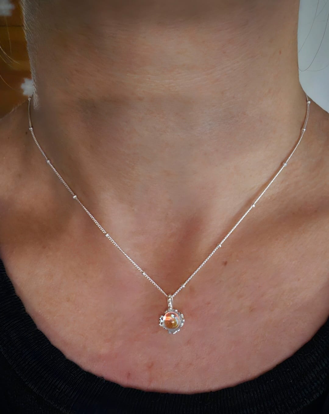 Customer photo review of Mondstein Halskette - Rundschliffanhänger