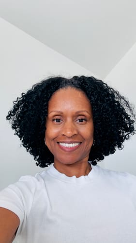 Customer photo review of CurlyMe 3 In 1 Half Wig Kinky Curly Glueless Install Half Wig With Draw-string Beginner Friendly
