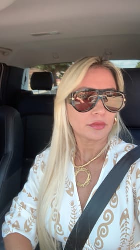 Customer photo review of Óculos Brienza Oversized