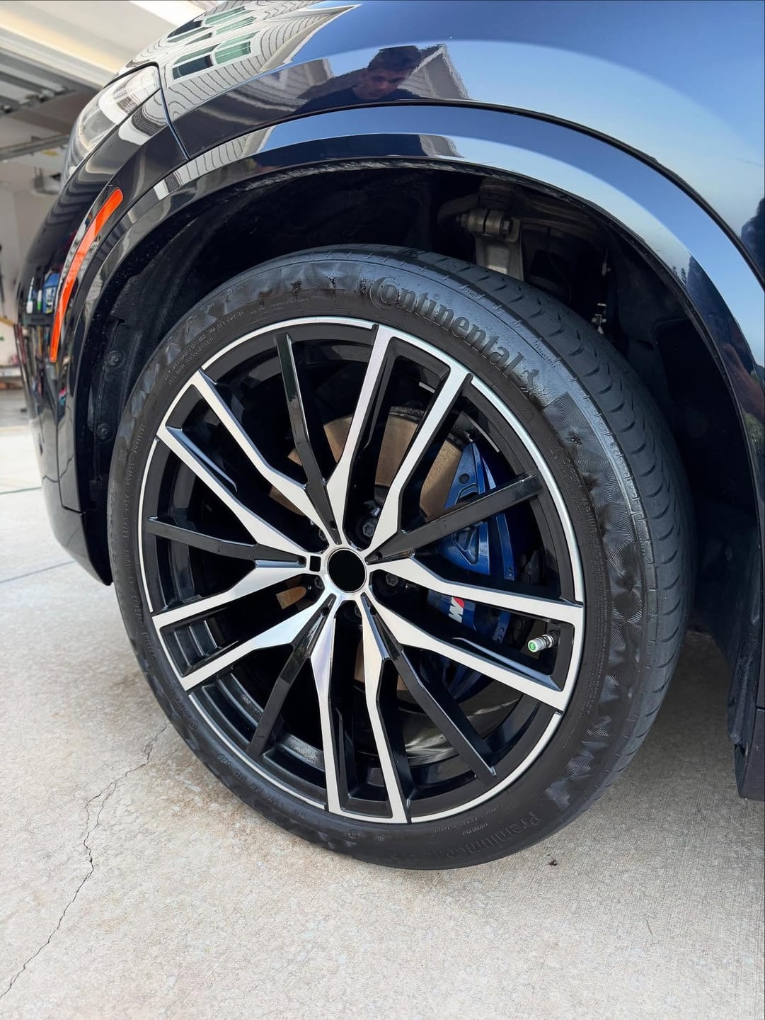 Customer photo review of 22” Rims - Made to Fit BMW X7 xDrive50i xDrive40i | OE Style | 2019 2020 2021 2022 2023 2024 2025 22x10/11 Wheels Brand New