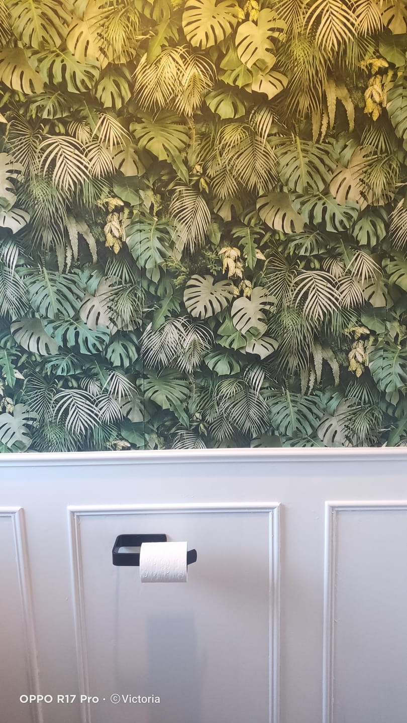 Customer photo review of Monstera Jungle Wallpaper - Green - Non Woven