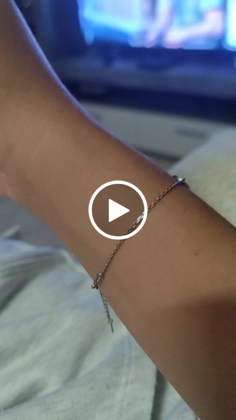 Customer video review of Pulsera Inicial