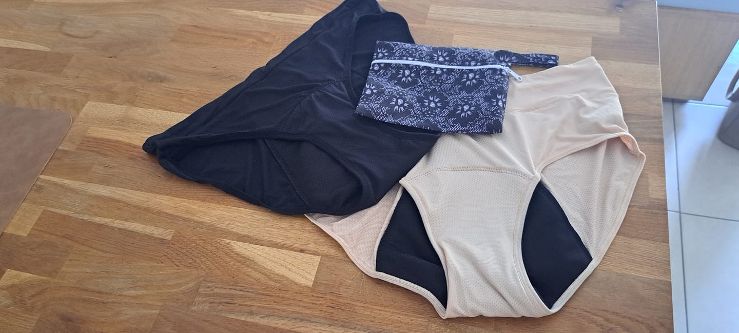 Customer photo review of Culotte Menstruelle Respirante Céleste
