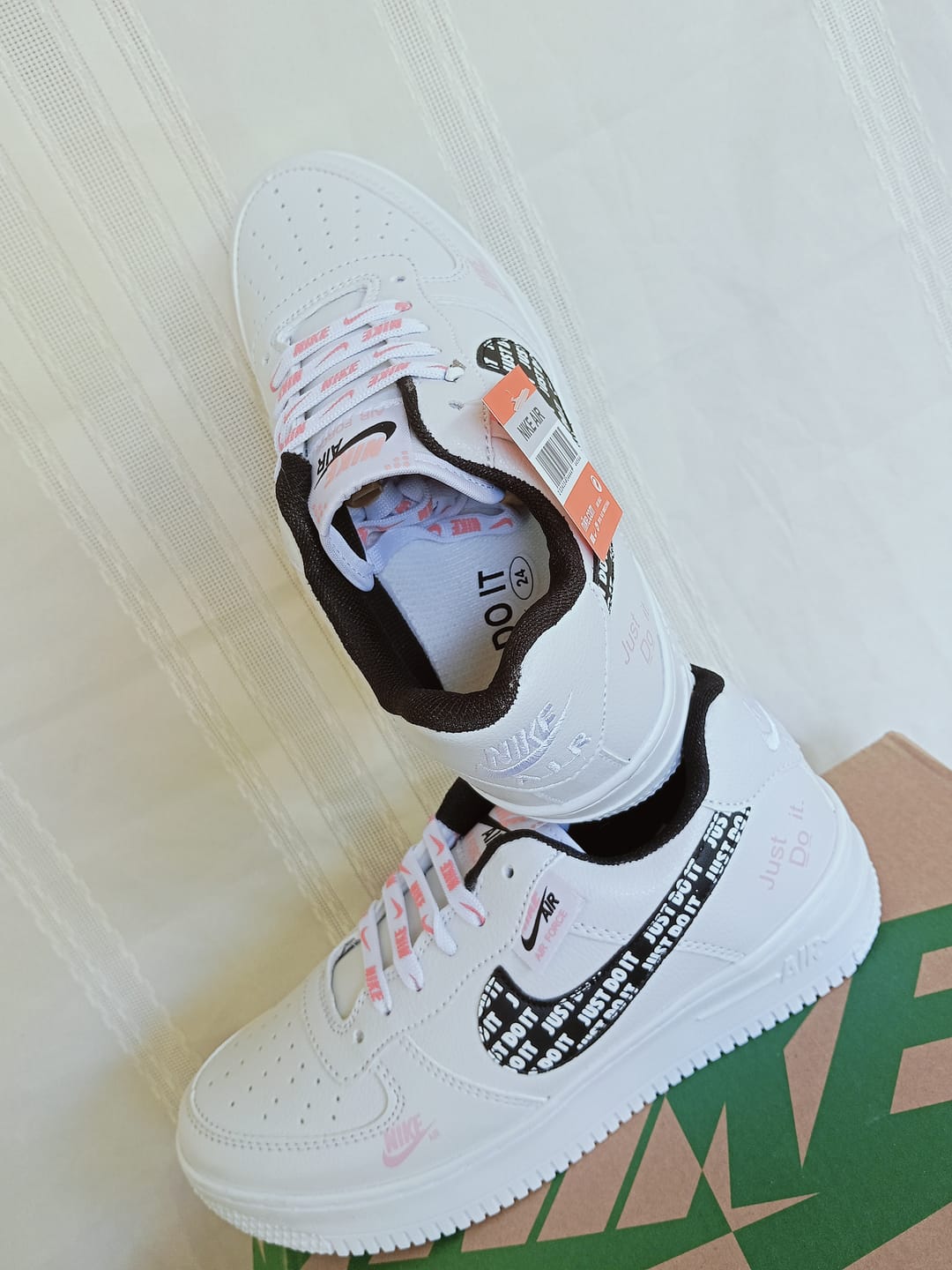 Customer photo review of Tenis 275 Blanco Total