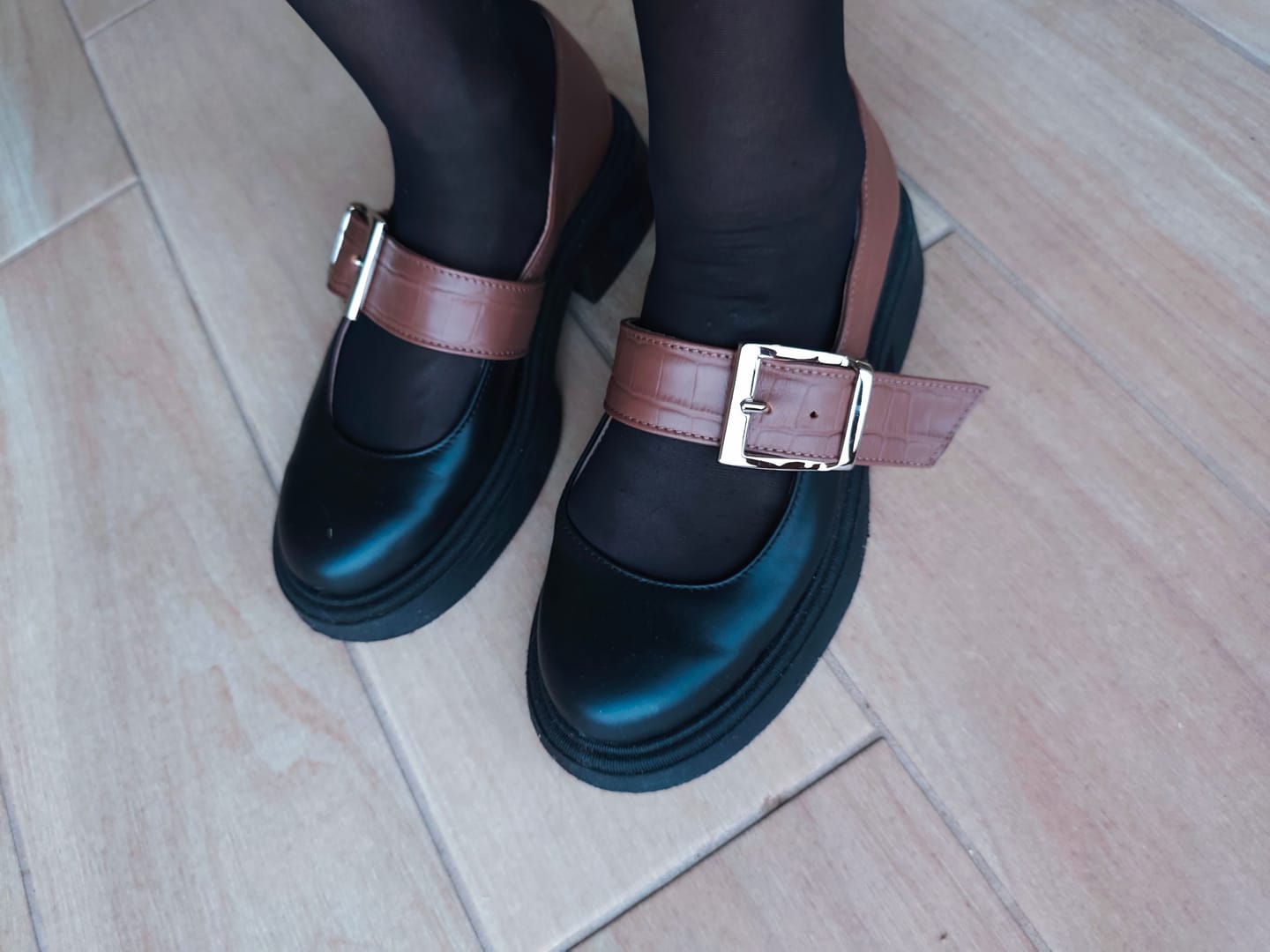 Customer photo review of Kopos Closed Toe Sandals