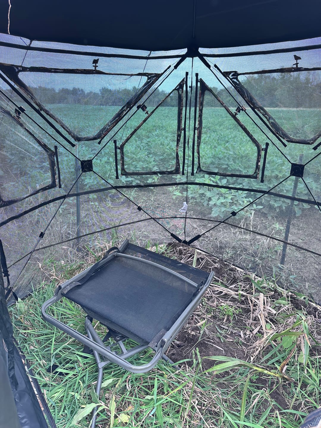 Customer photo review of Vis360 3-4 Person See Through Silent 4 Full Panels Deer Hunting Blind